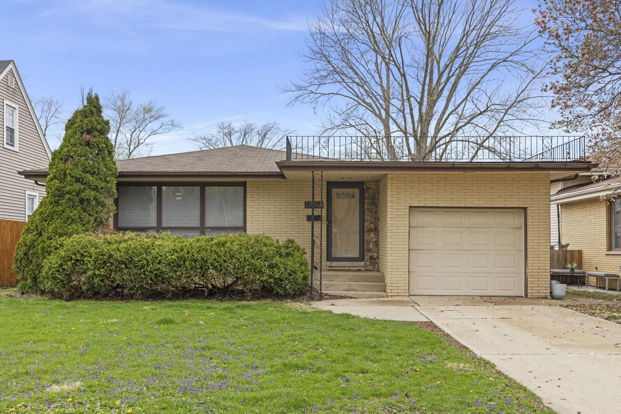 17908 Lorenz Ave., Lansing, IL 60438
