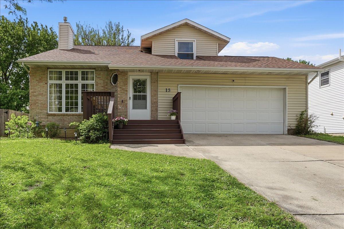 13 Rutherford Ct., Bloomington, IL 61704