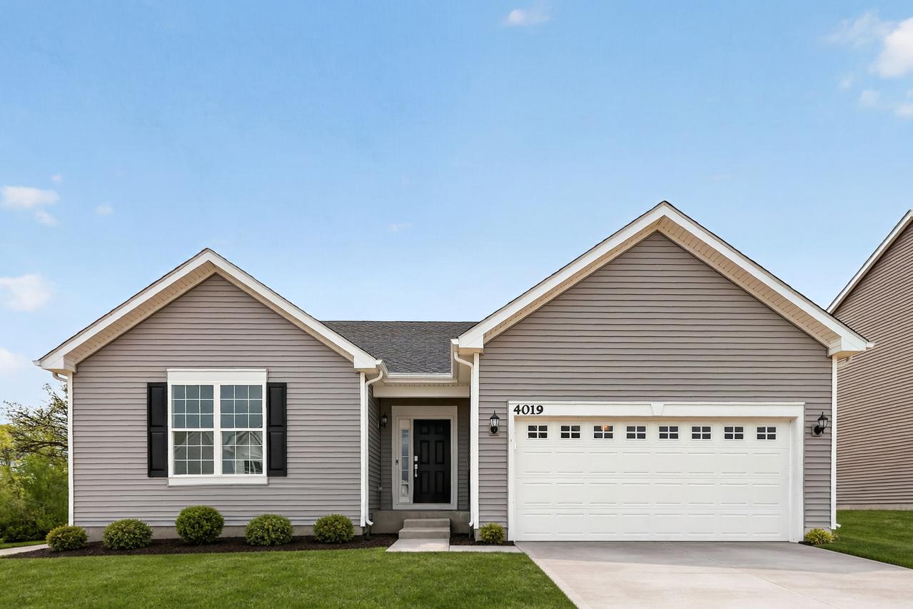 4019 Meadowridge Rd., Woodstock, IL 60098