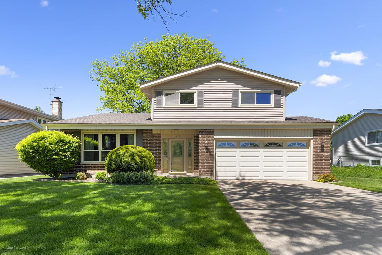 1570 W Goldengate Dr., Addison, IL 60101