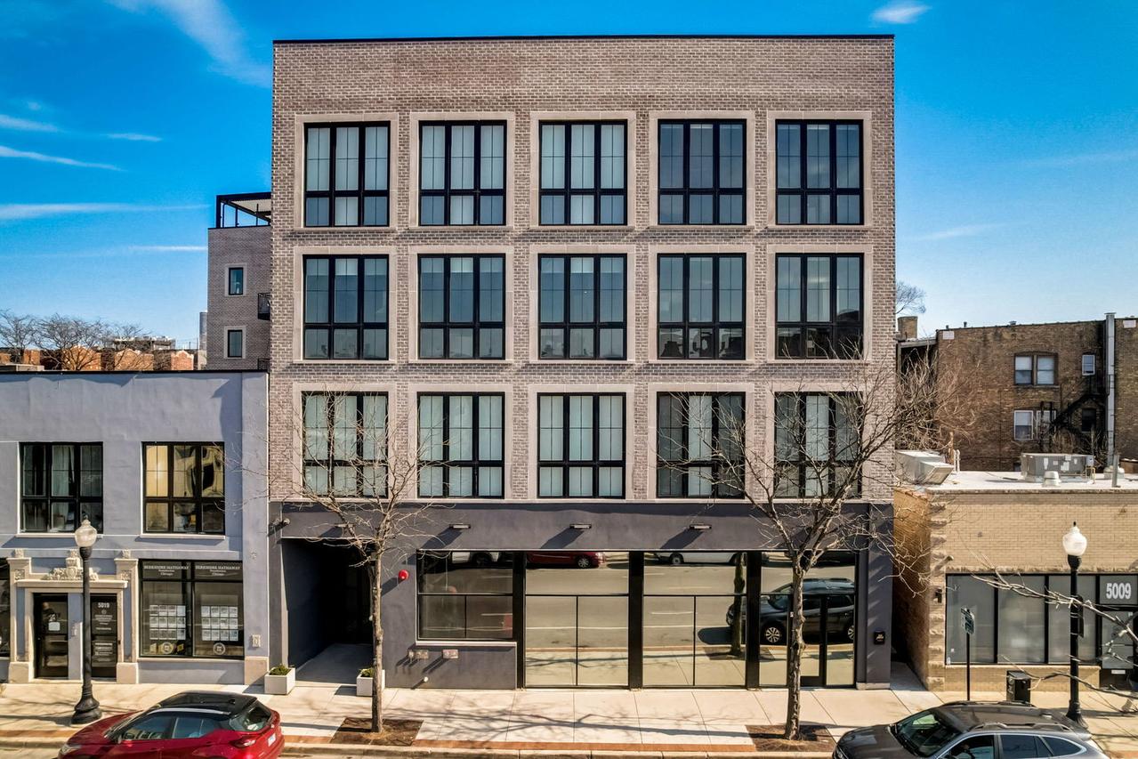 5015 N Clark St. #201, Chicago, IL 60640