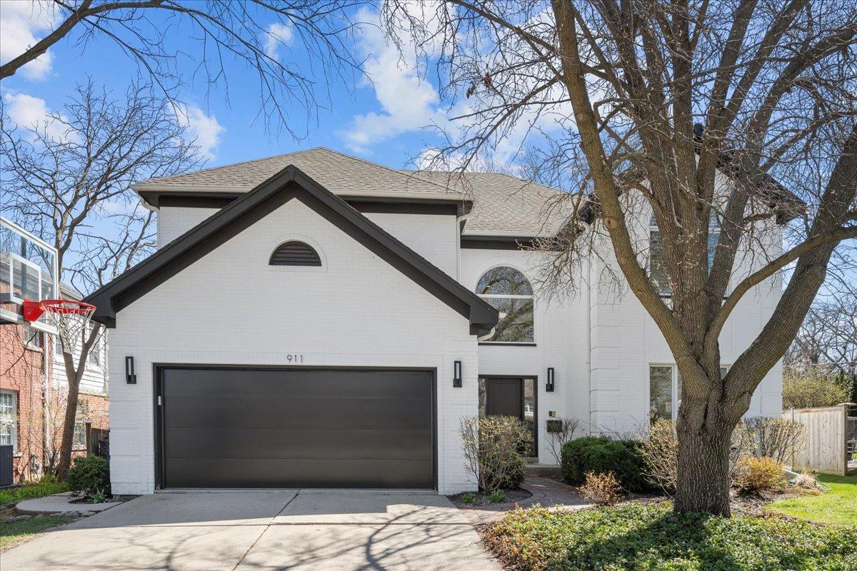 911 Oxford Rd., Deerfield, IL 60015