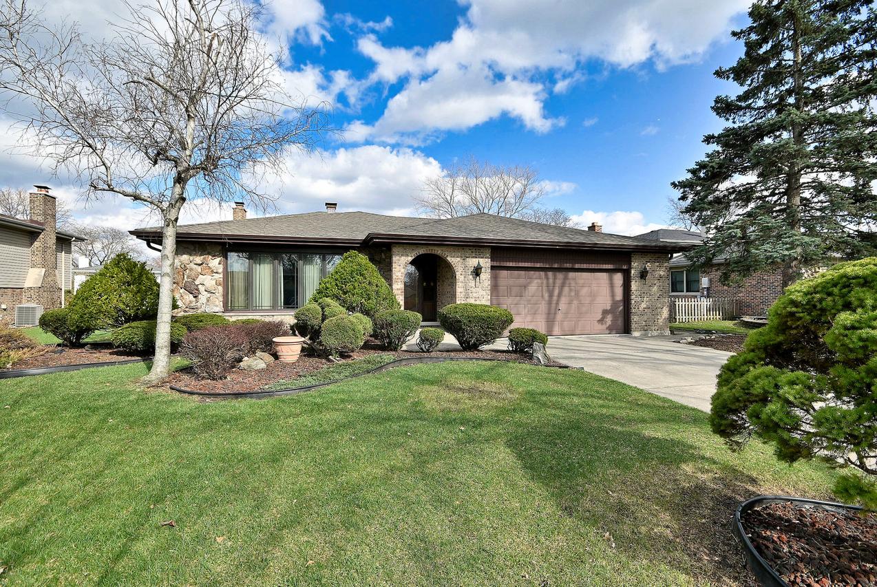 7221 Bayberry Ln., Darien, IL 60561