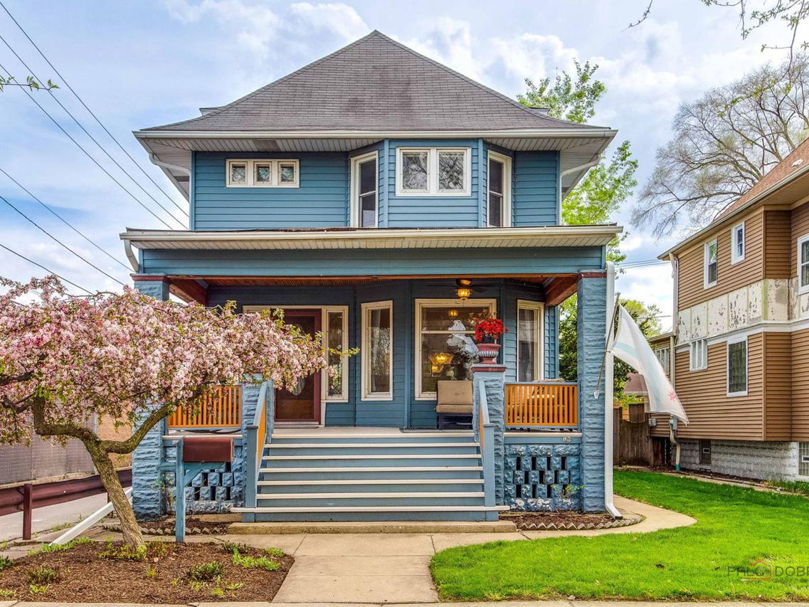 4815 W Warner Ave., Chicago, IL 60641