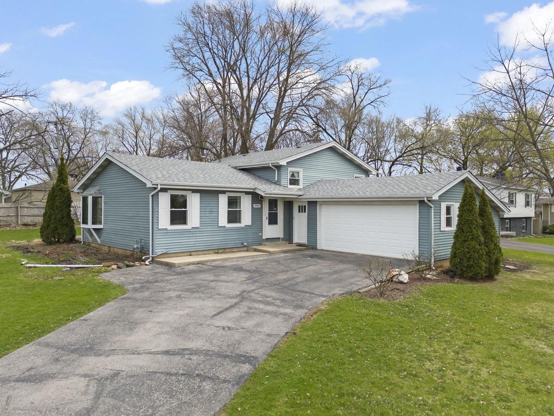 6065 Chase Ave., Downers Grove, IL 60516