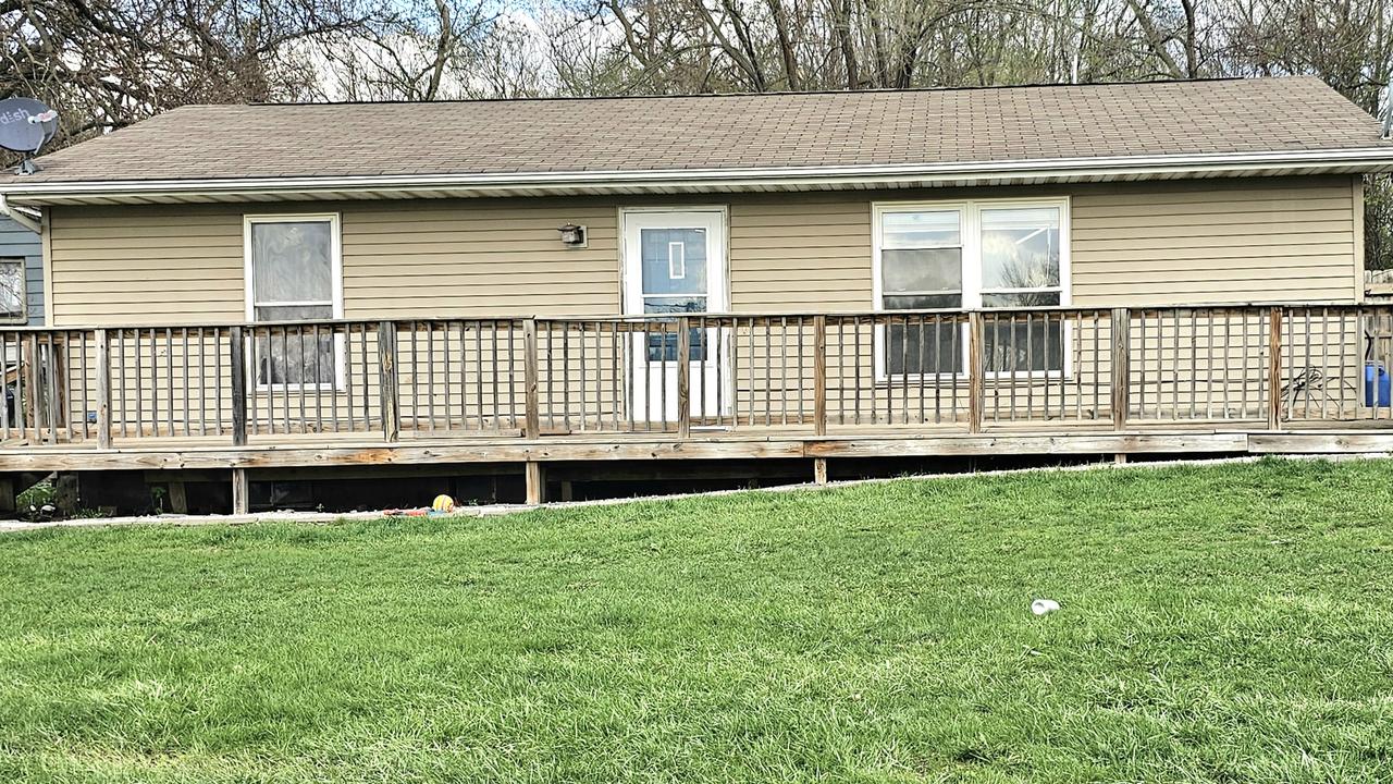 1100 S Lincoln Ave., Dixon, IL 61021