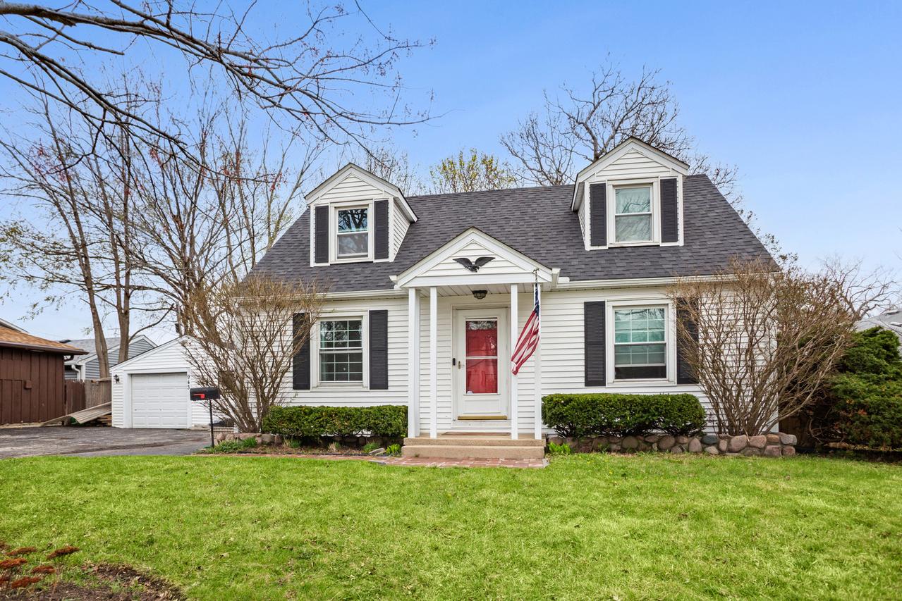 943 Lilac Ln., Highland Park, IL 60035