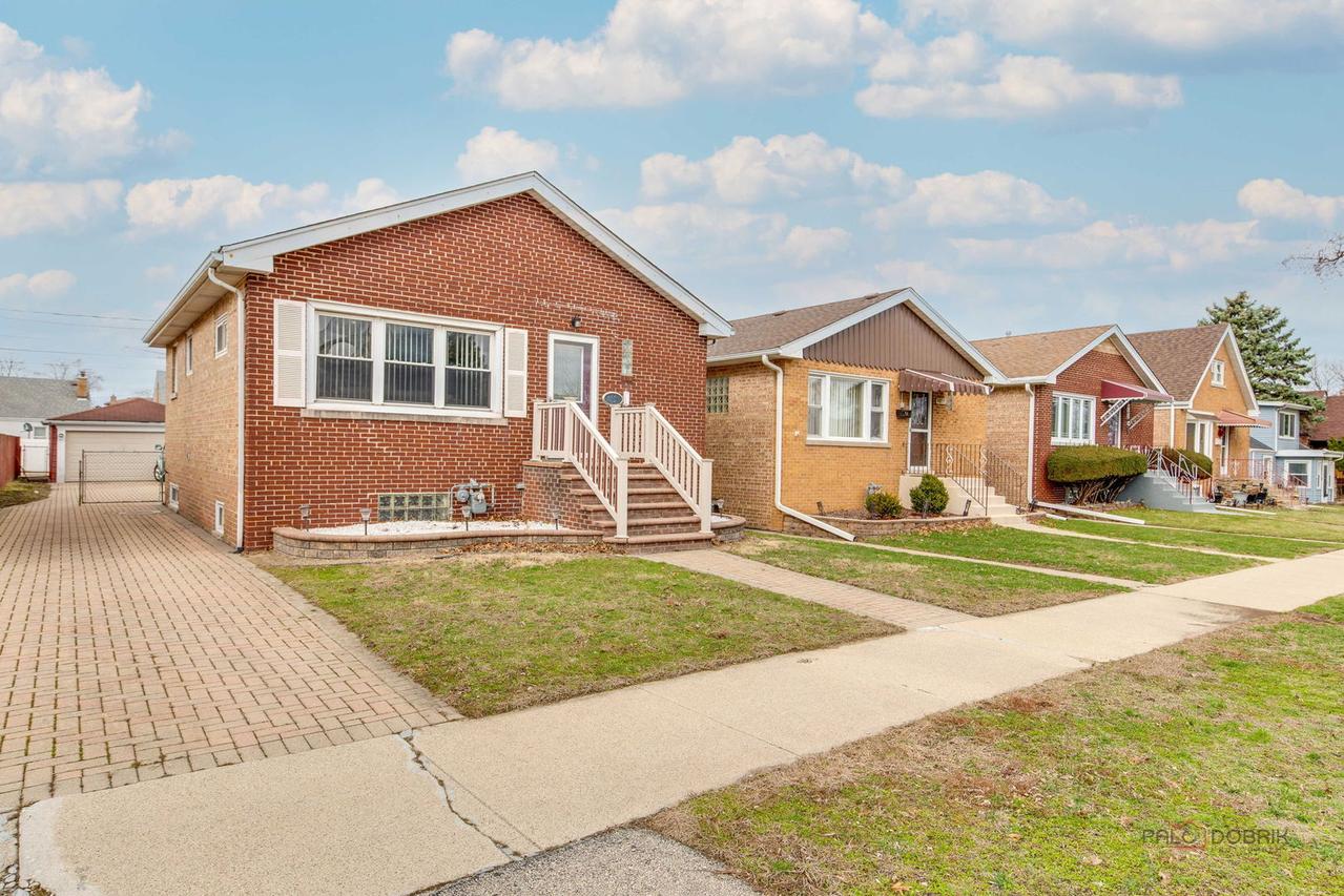 4026 Clarence Ave., Stickney, IL 60402