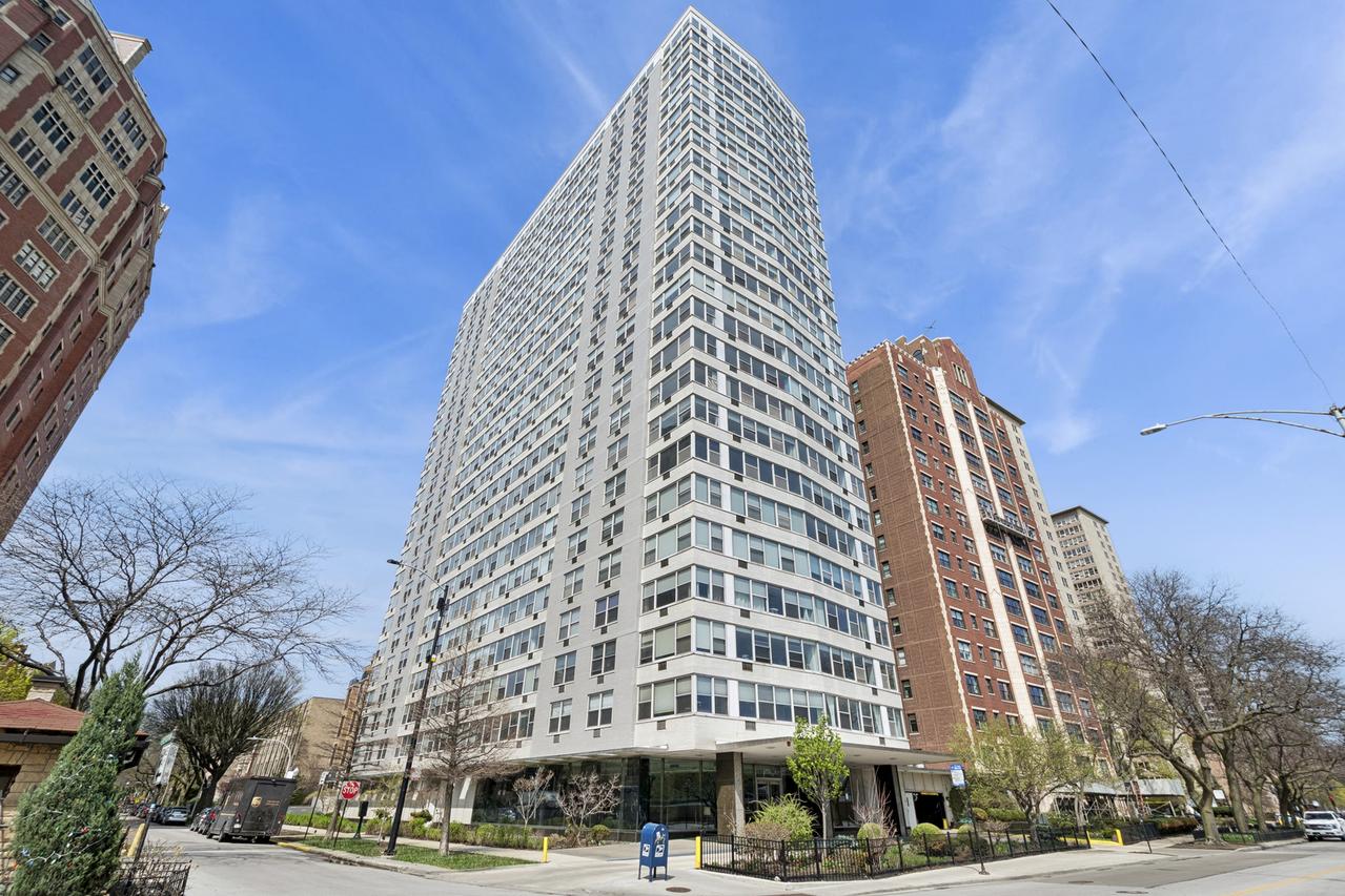 3900 N Lake Shore Dr. #9B, Chicago, IL 60613