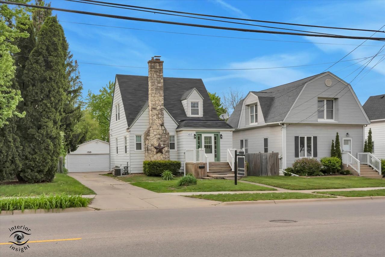 617 Dekalb Ave., Sycamore, IL 60178