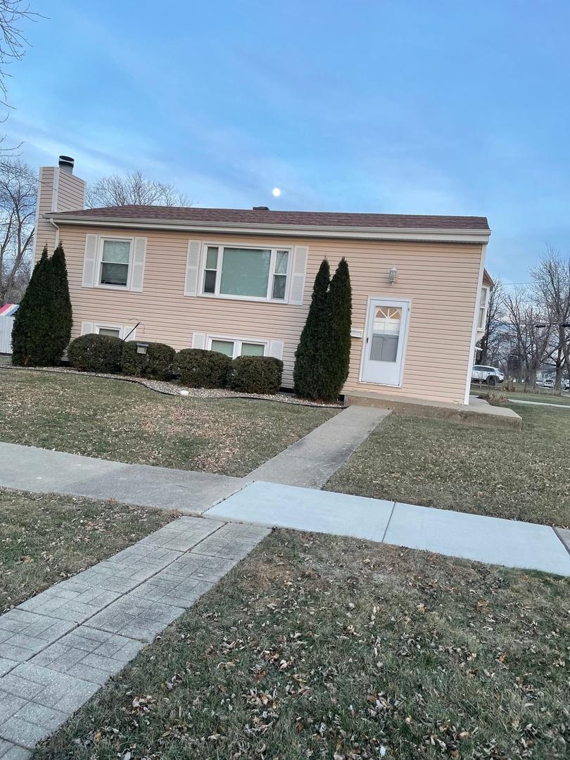 9338 Oak St., Orland Park, IL 60462