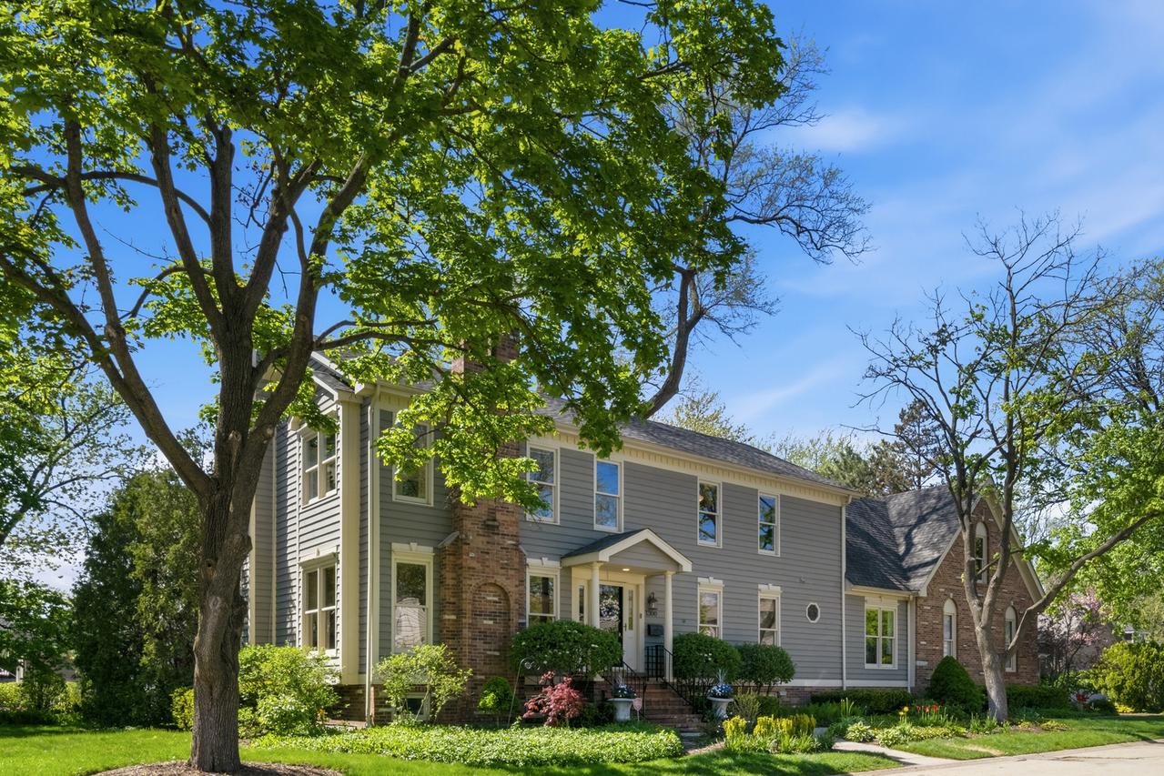 1300 Somerset Ave., Deerfield, IL 60015