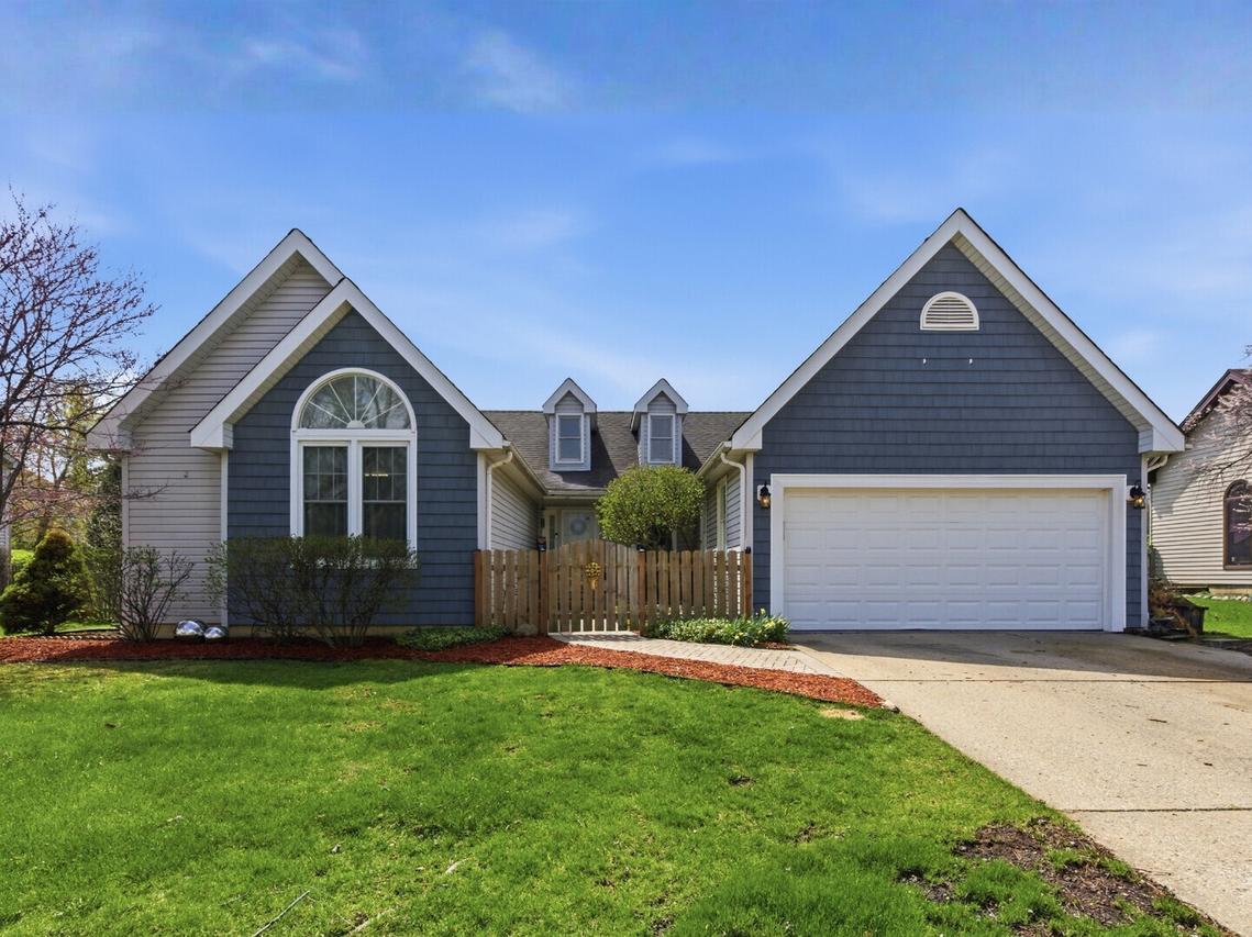 40 Fern Rd., Lake Zurich, IL 60047