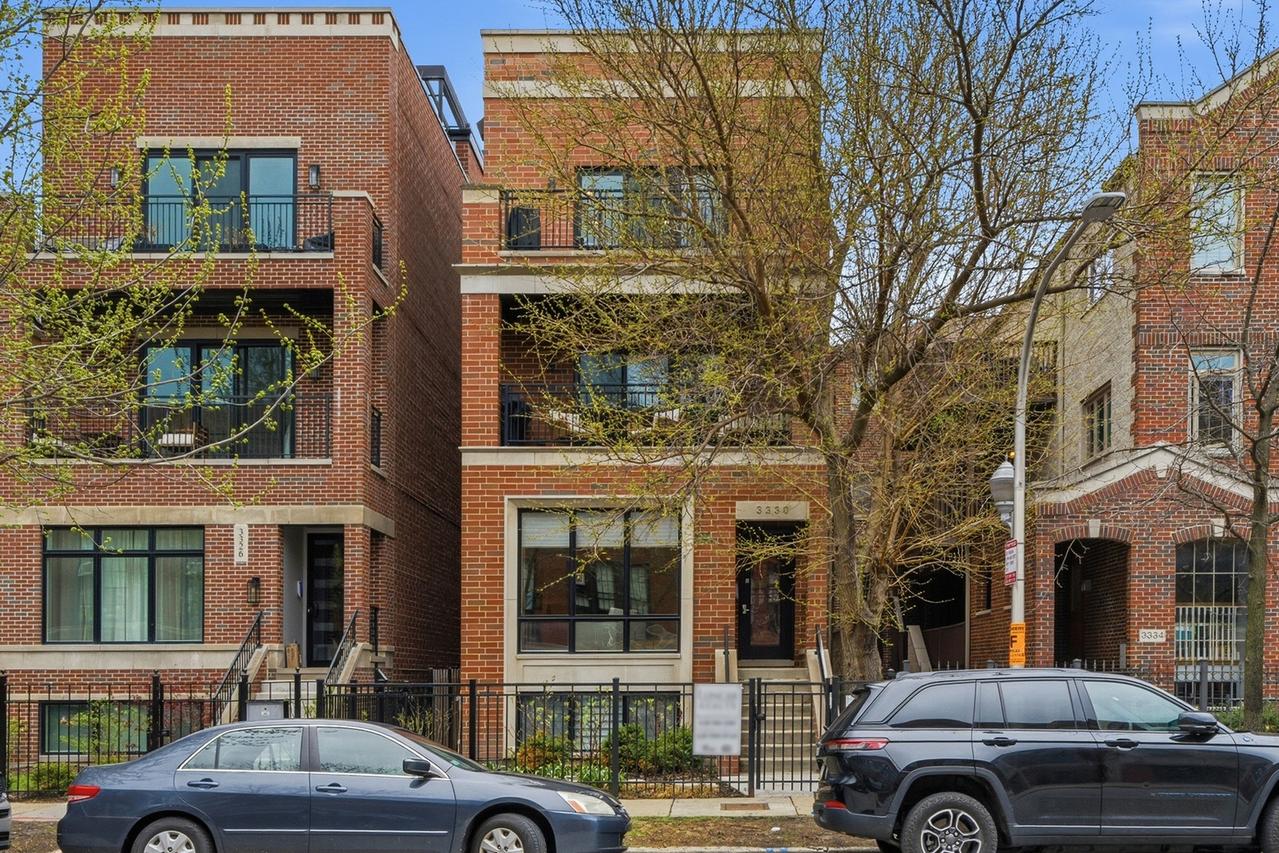 3330 N Clifton Ave. #2, Chicago, IL 60657