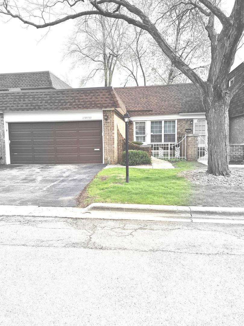 17W755 Standish Ln., Villa Park, IL 60181