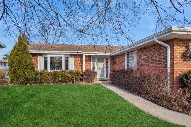 1820 W Thornwood Ln., Mount Prospect, IL 60056