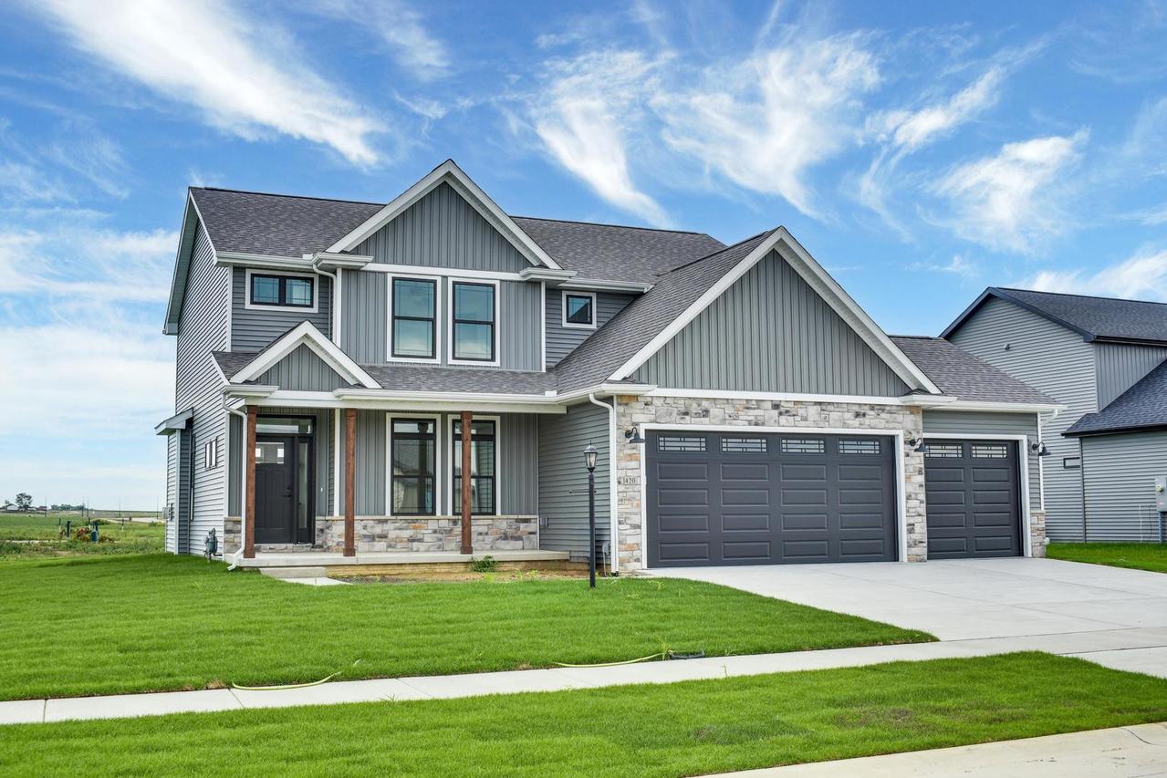 1420 Tinley Ln., Mahomet, IL 61853