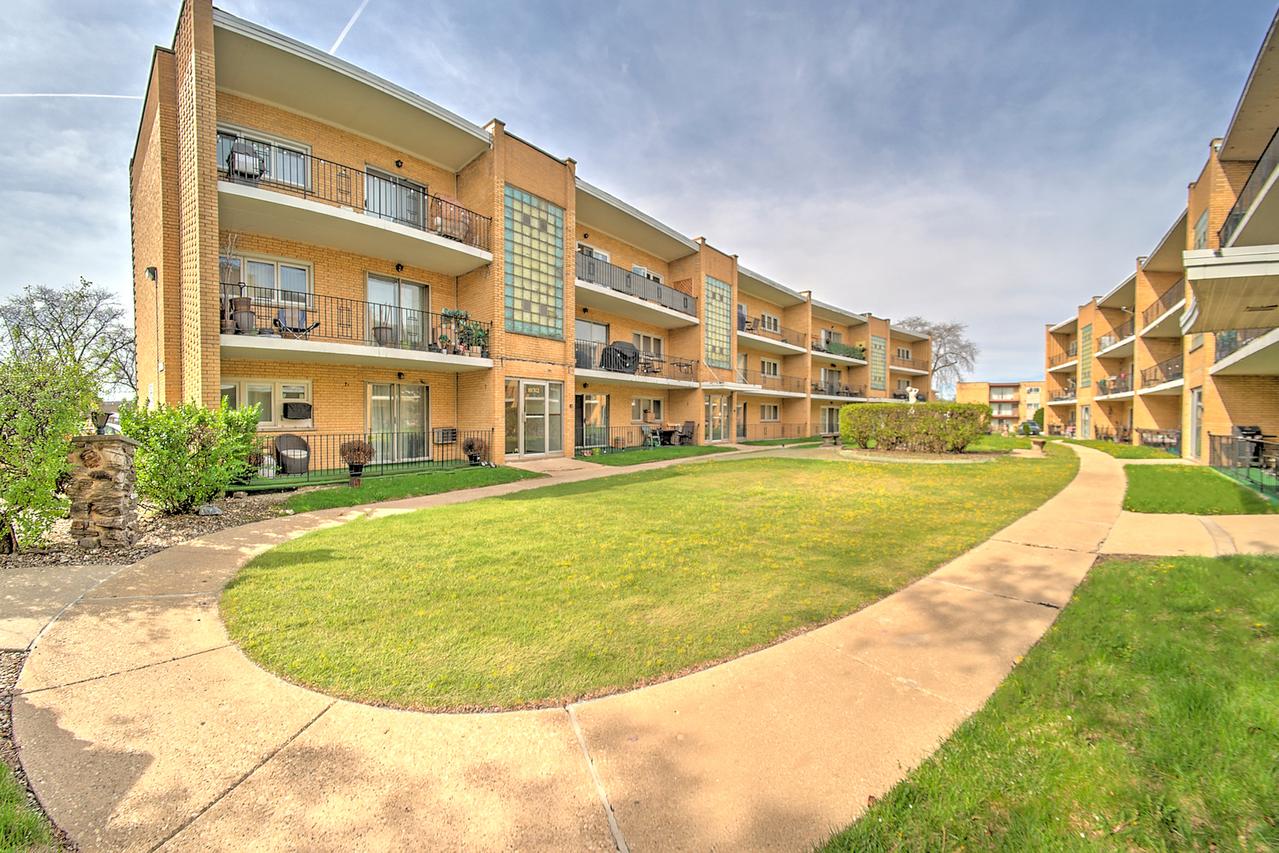 10312 S Pulaski Rd. #302A, Oak Lawn, IL 60453