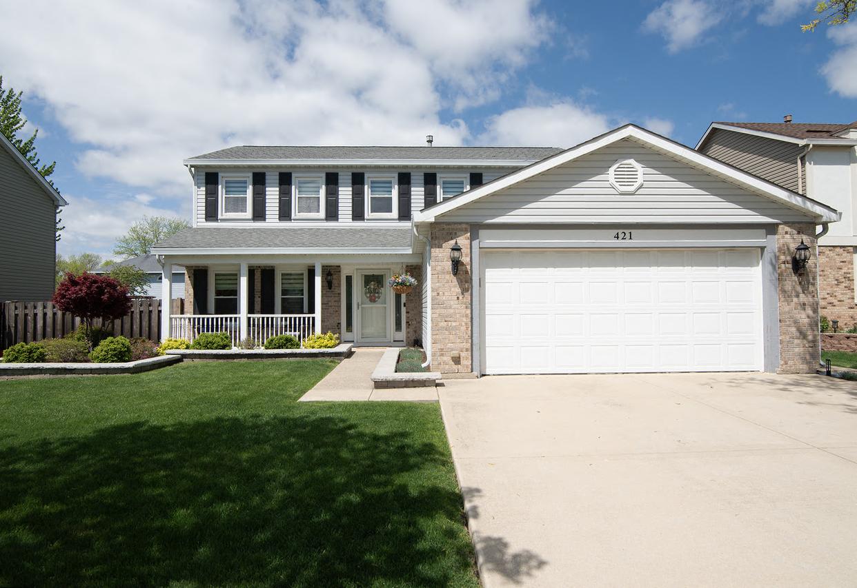 421 Burke Dr., Carol Stream, IL 60188