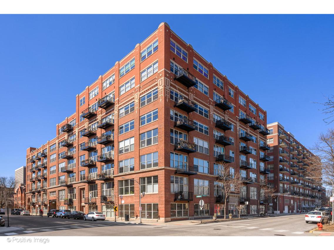 1500 W Monroe St. #215, Chicago, IL 60607