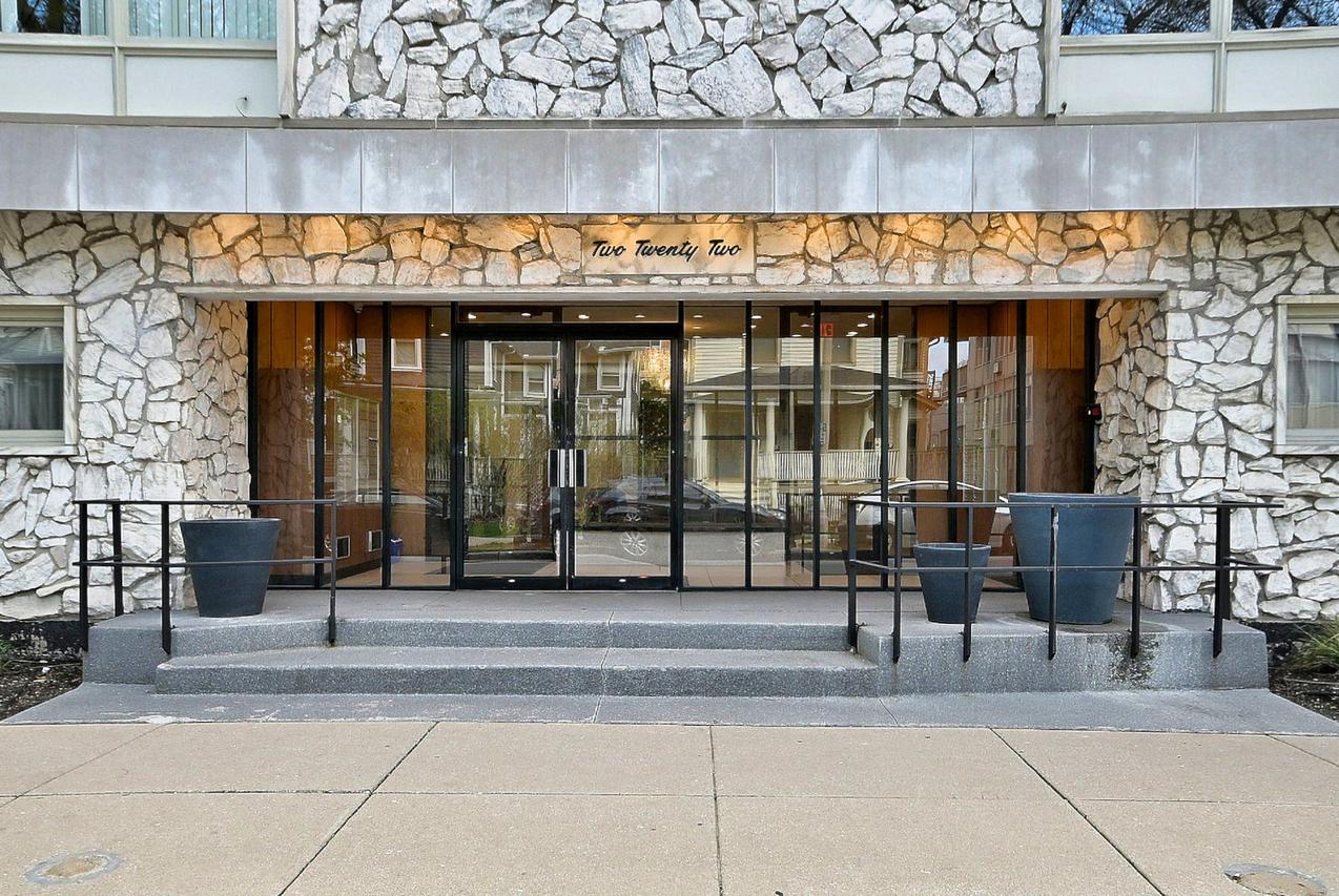 222 N Marion St. #2I, Oak Park, IL 60302