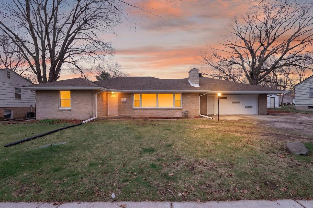 3229 Blackstone Ave., Rockford, IL 61101