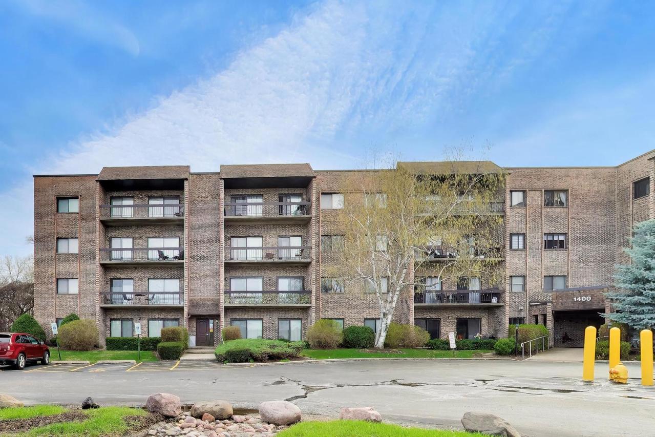 1400 N Elmhurst Rd. #319, Mount Prospect, IL 60056