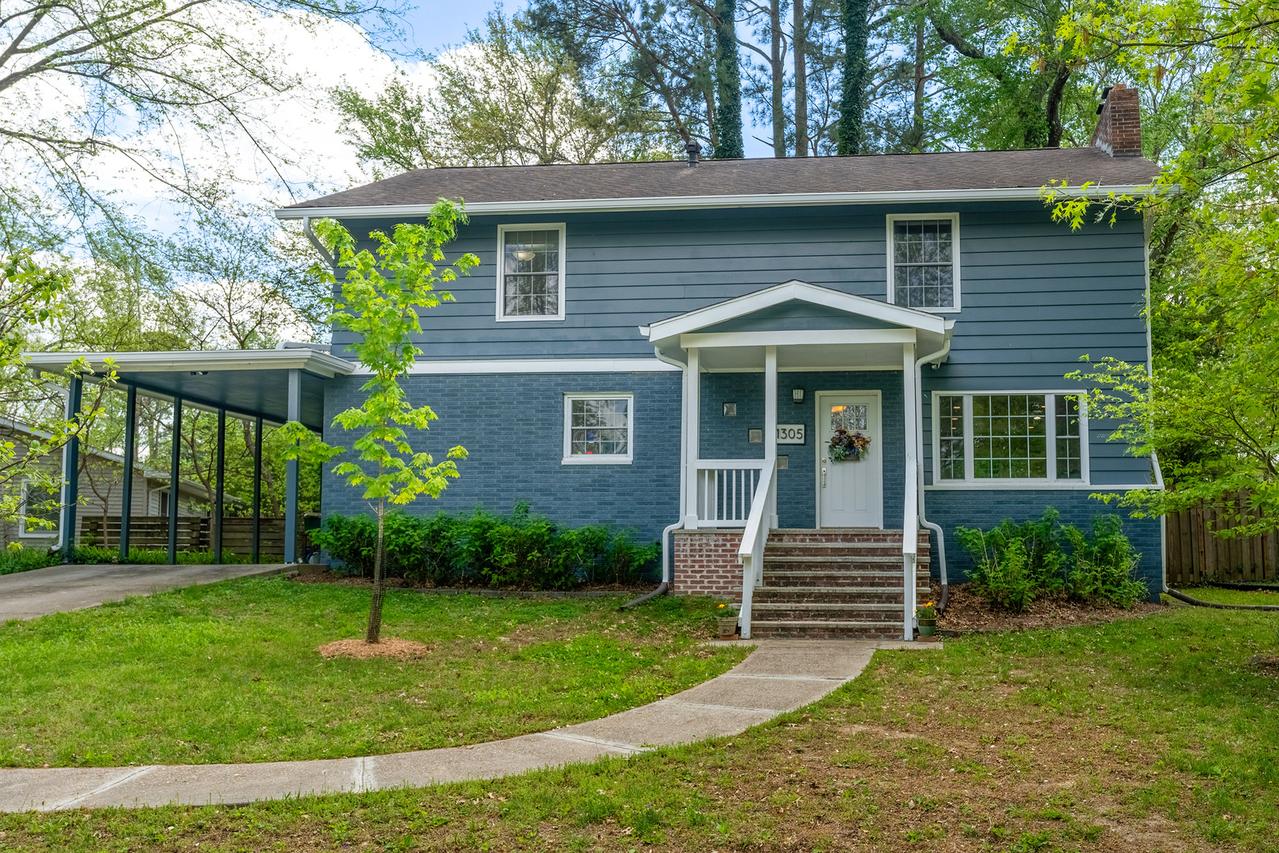 1305 W Tenney Dr., Carbondale, IL 62901