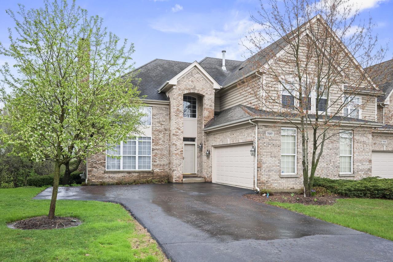 707 Stone Canyon Cir., Inverness, IL 60010