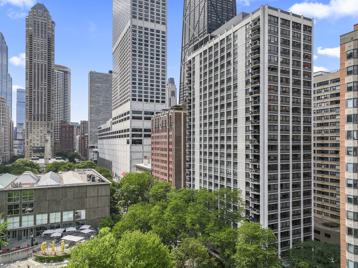 222 E Pearson St. #1706, Chicago, IL 60611