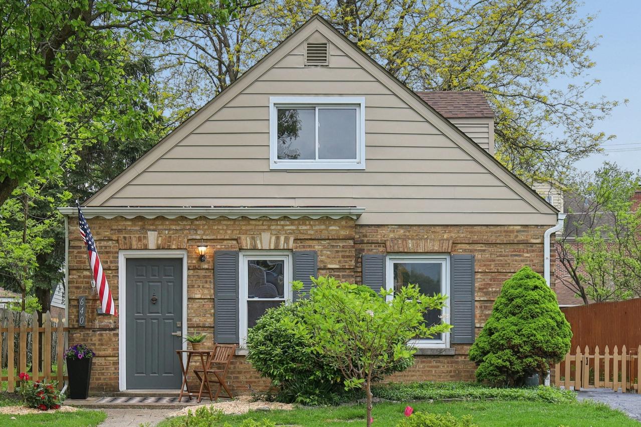 640 8th Ave., La Grange, IL 60525