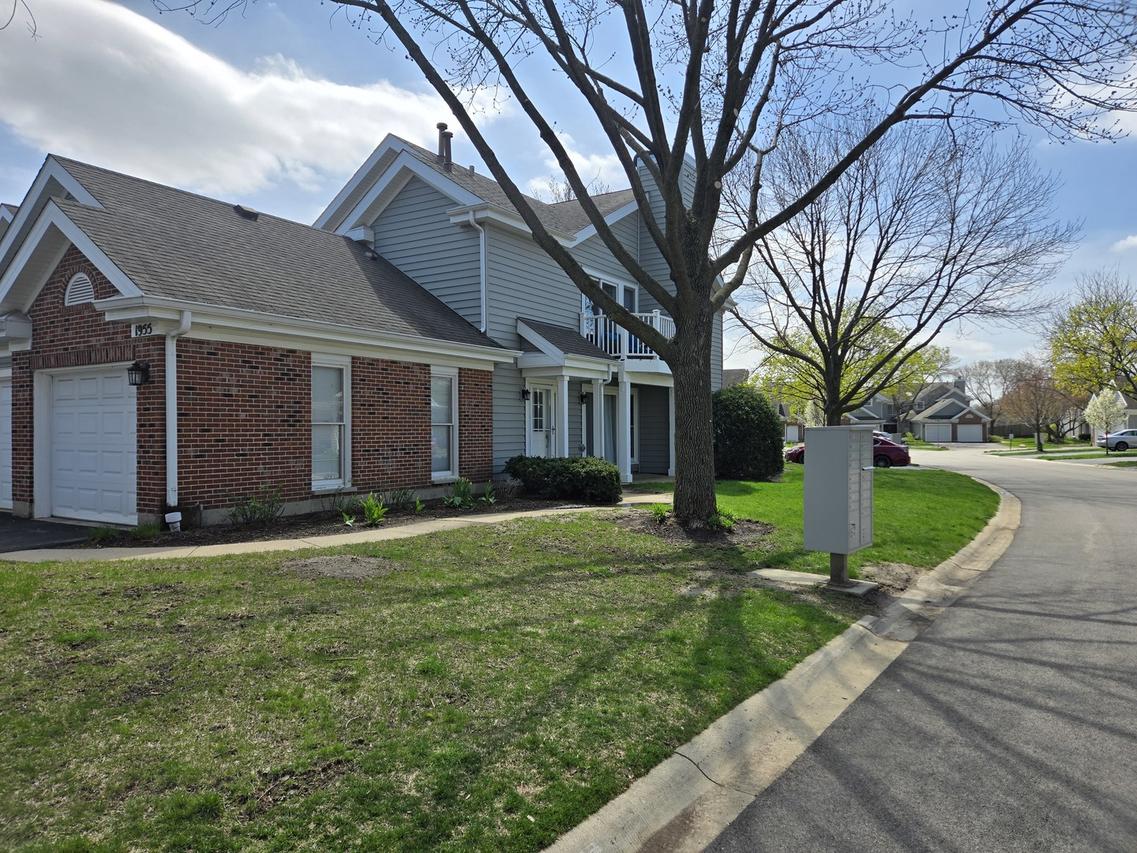 1955 N Stillwater Rd., Arlington Heights, IL 60004