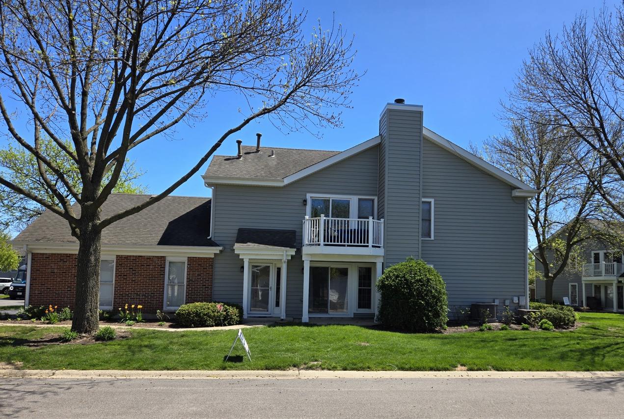 1955 N Stillwater Rd., Arlington Heights, IL 60004