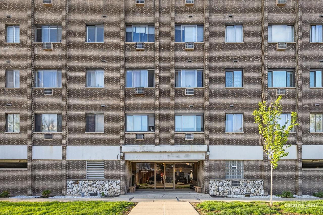 7650 W Altgeld St. #415, Elmwood Park, IL 60707