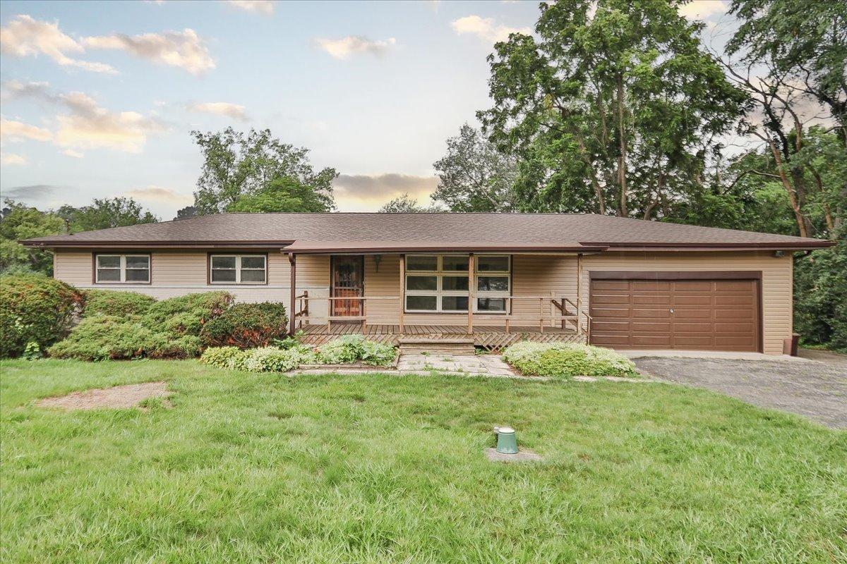 7N362 Sycamore Ave., Medinah, IL 60157
