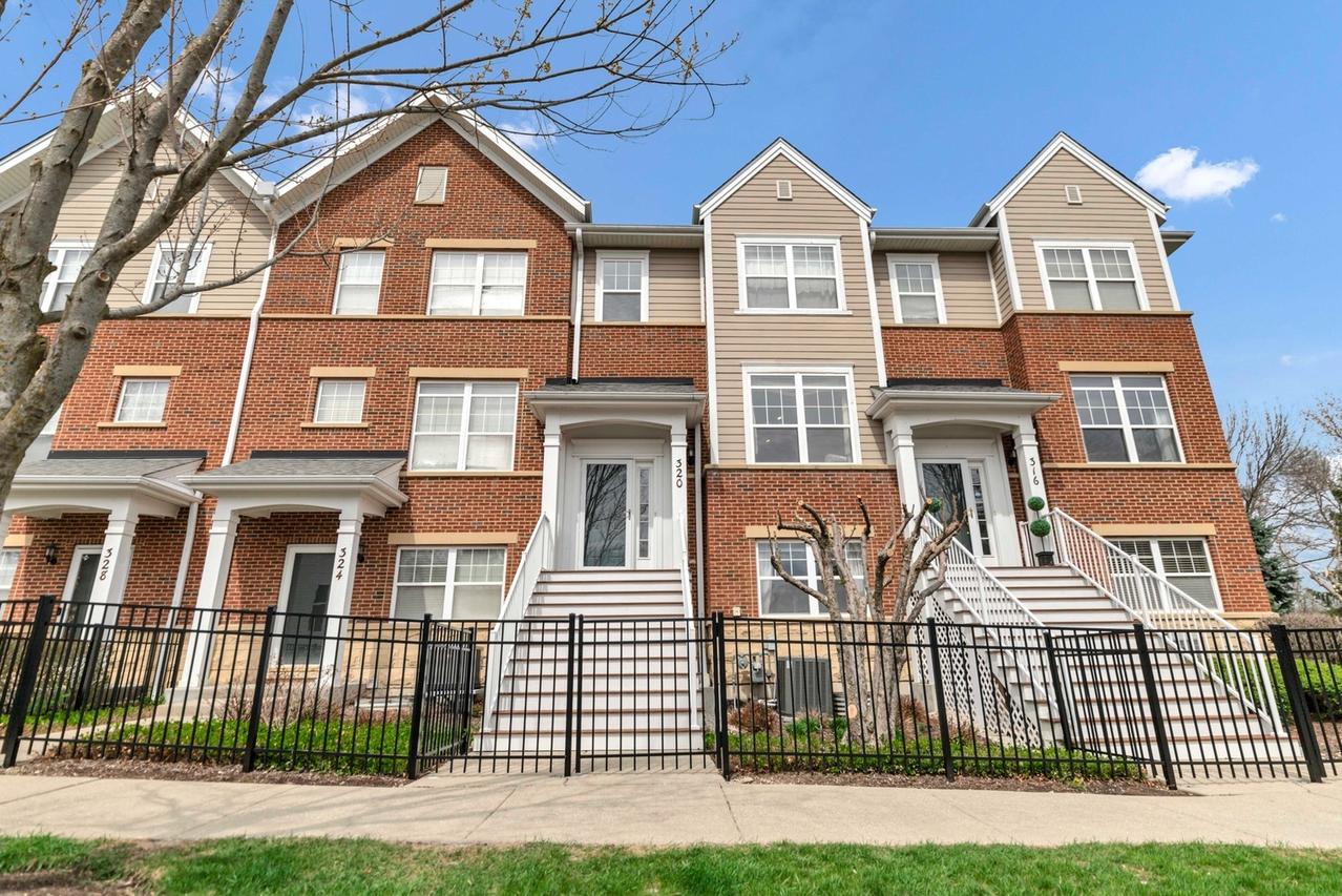 320 W Wood St., Palatine, IL 60067