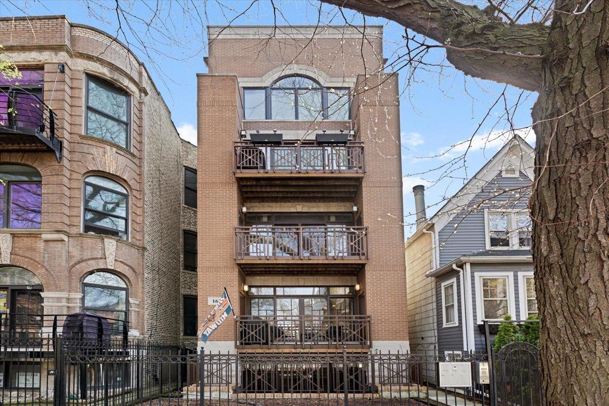 1639 N Oakley Ave. #D1, Chicago, IL 60647