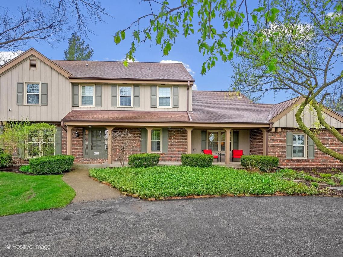 1324 Laurie Ln., Burr Ridge, IL 60527