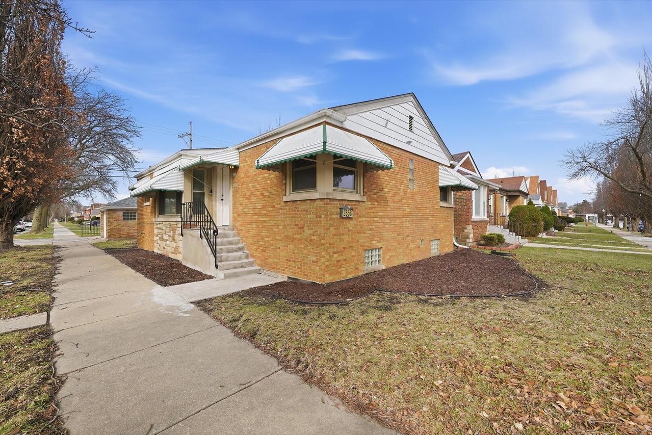 2658 W 83rd St., Chicago, IL 60652