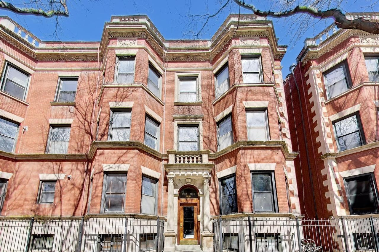 946 W Sheridan Rd. #2, Chicago, IL 60613