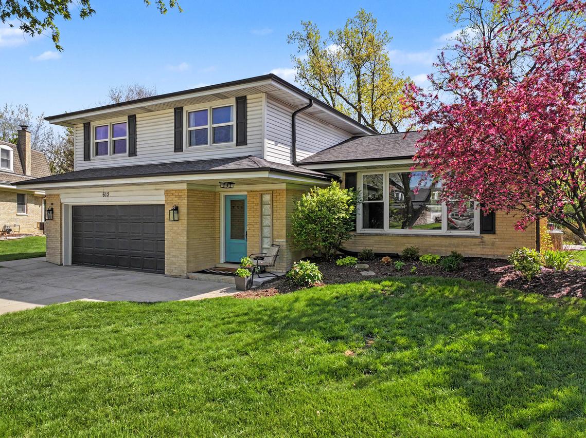 612 Glenn Ct., Schaumburg, IL 60193