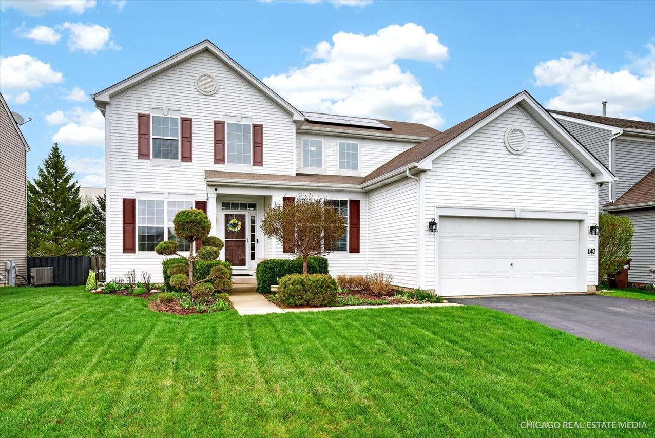147 Reston Ln., Gilberts, IL 60136