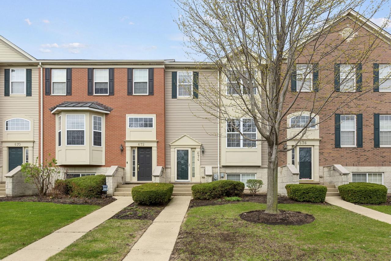 674 Lambert Ln., Bartlett, IL 60103