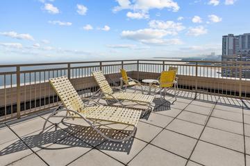 6301 N Sheridan Rd. #3A, Chicago, IL 60660