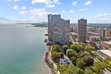 6301 N Sheridan Rd. #3A, Chicago, IL 60660