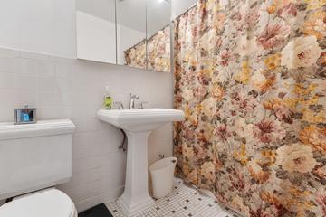 6301 N Sheridan Rd. #3A, Chicago, IL 60660