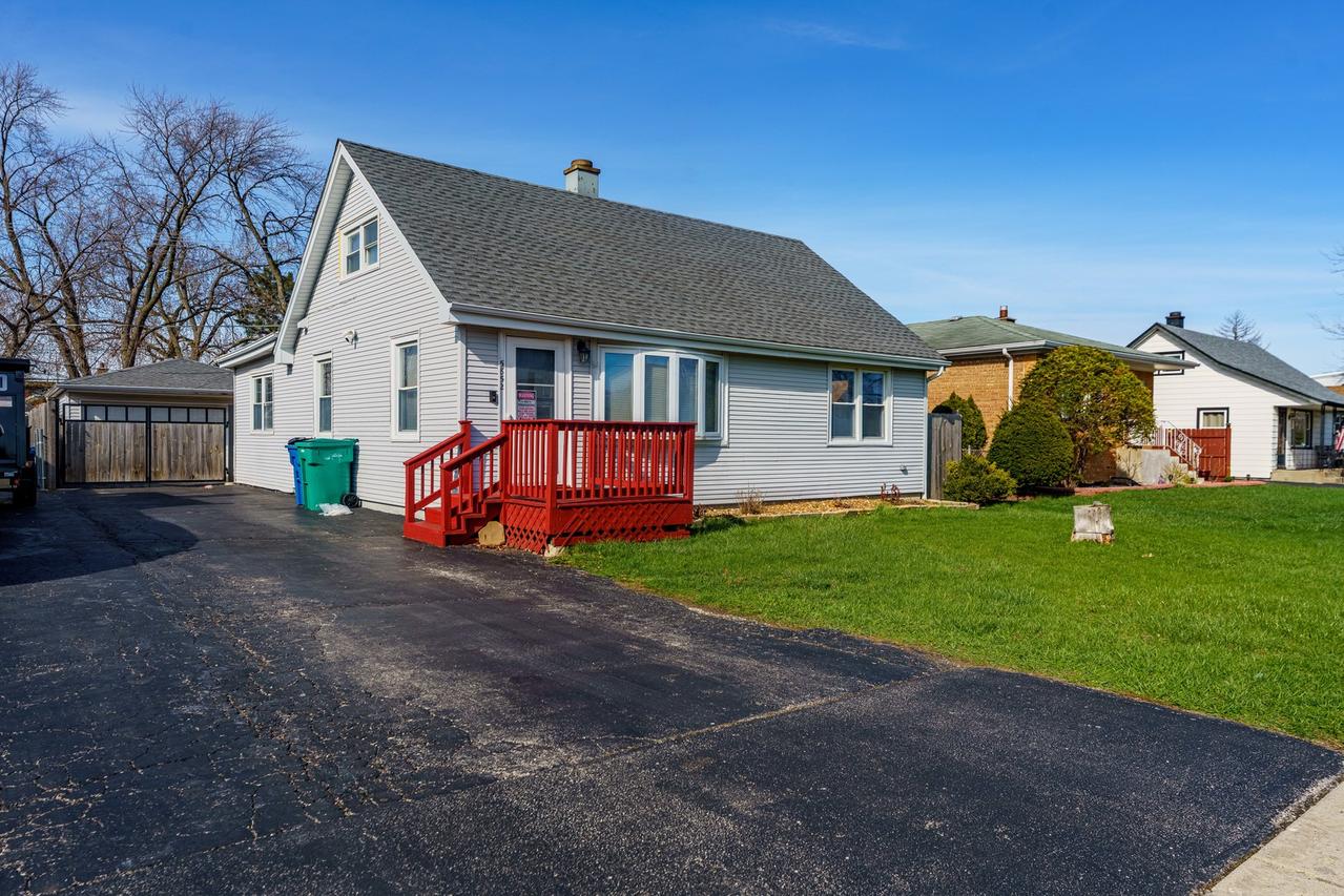 5852 W 81st Pl., Burbank, IL 60459