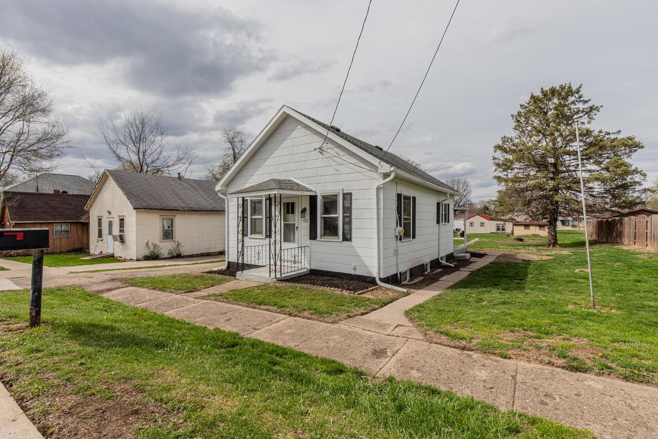 512 W Chestnut St., Dalzell, IL 61320