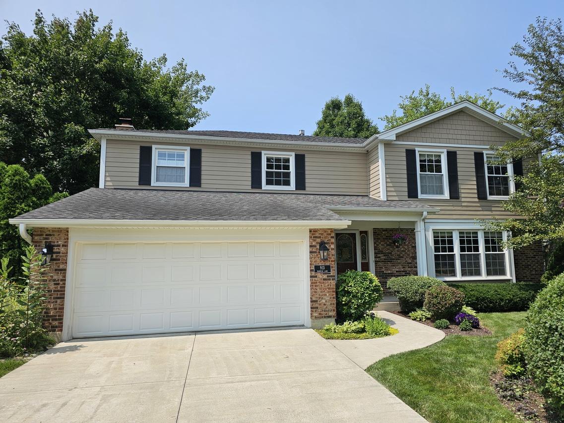 913 Warwick Ln., Libertyville, IL 60048