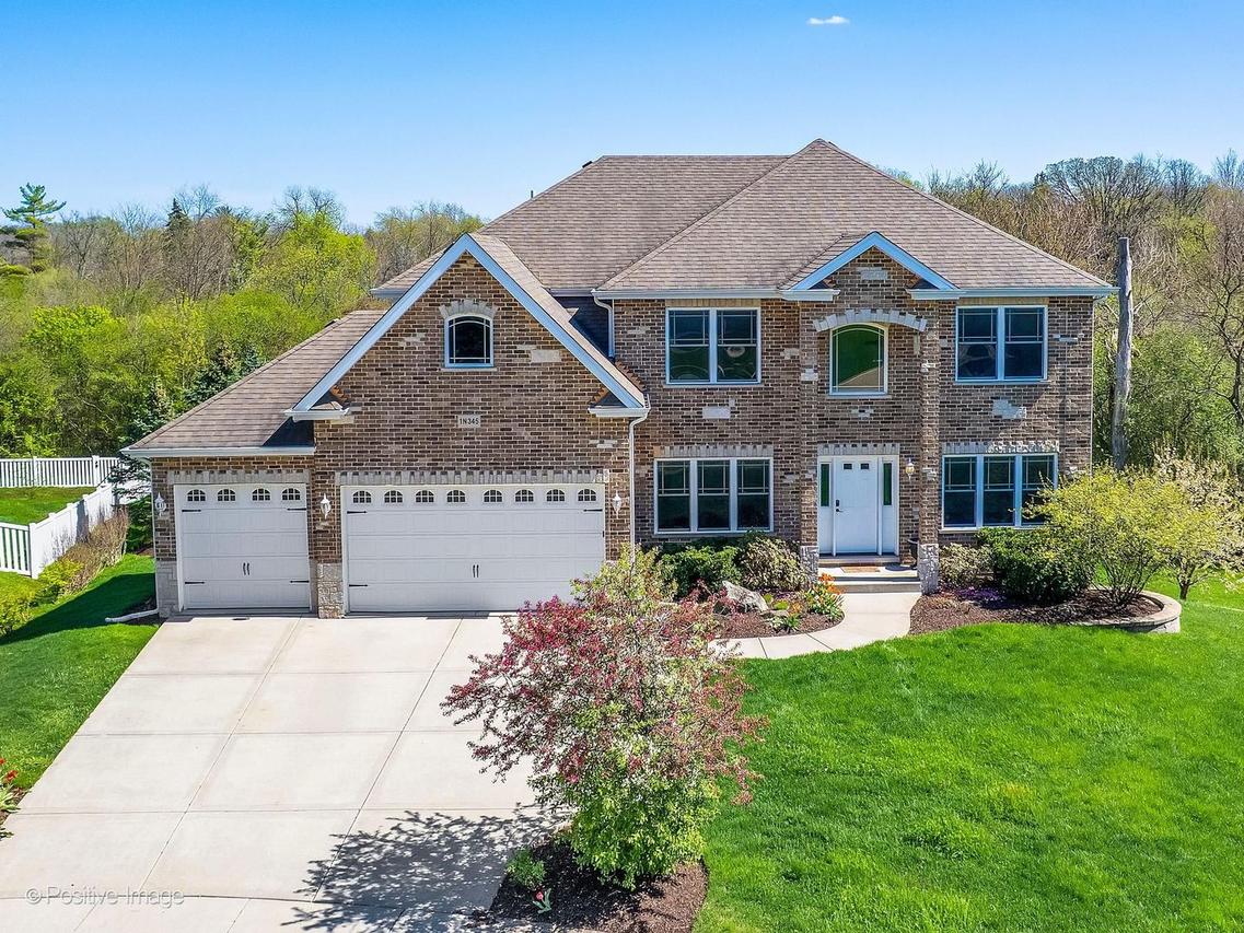 1N345 Blue Ridge Ct., Wheaton, IL 60187